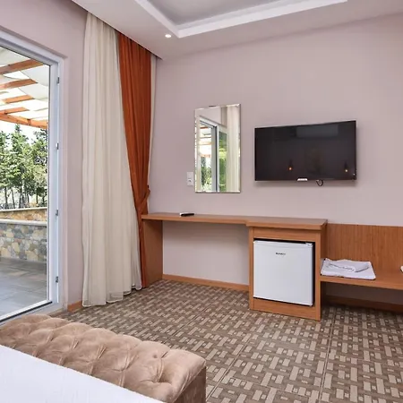 Ξενοδοχείο Mavi Koy Beach Resort 4*