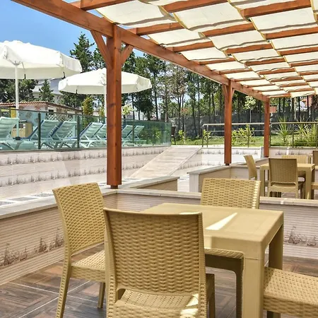 Ξενοδοχείο Mavi Koy Beach Resort 4*