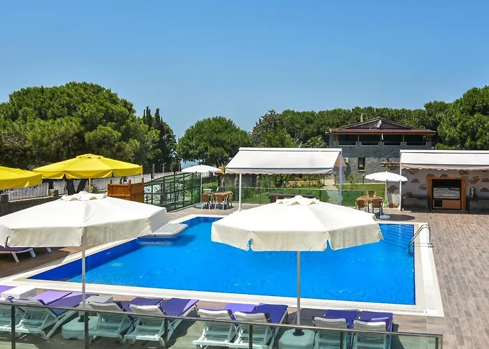 Mavi Koy Beach Resort 4* 마르마라섬