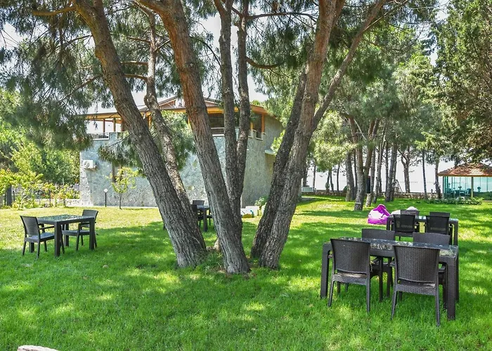 Mavi Koy Beach Resort 4* 마르마라섬