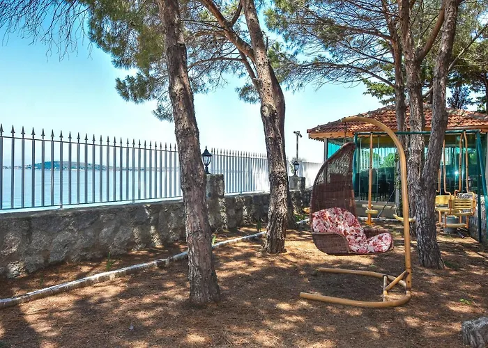 Mavi Koy Beach Resort 호텔 마르마라섬