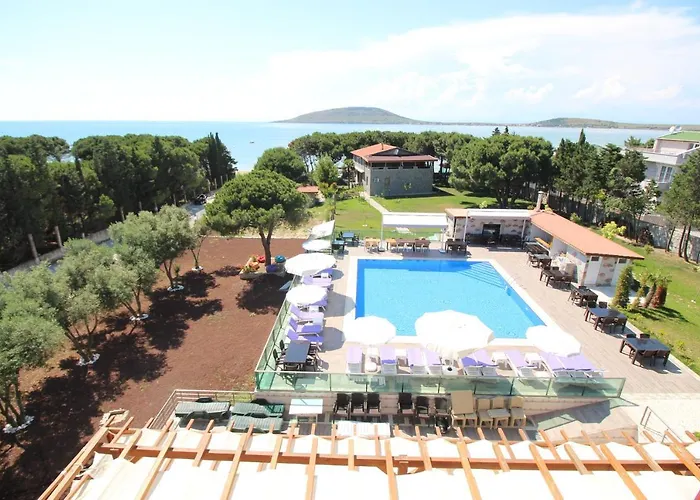 Mavi Koy Beach Resort 마르마라섬